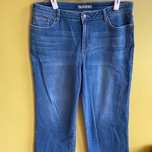 Garnet Hill jeans size 32 wide leg soft and stretchy high waist